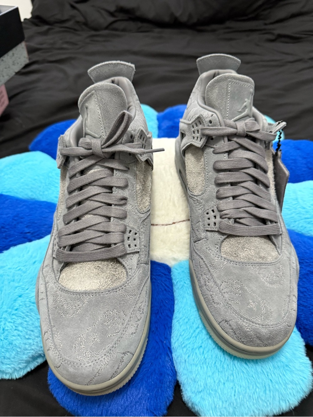 Jordan 4 KAWS size 13 men - Picture 2 of 4